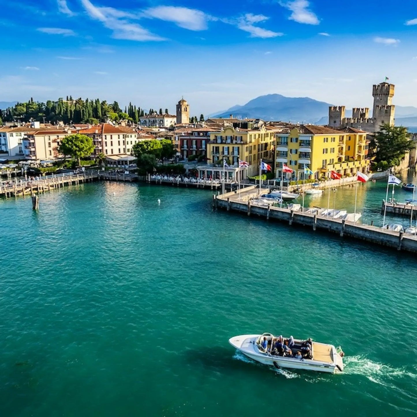 LAKE GARDA: PRIVATE BOAT TOUR